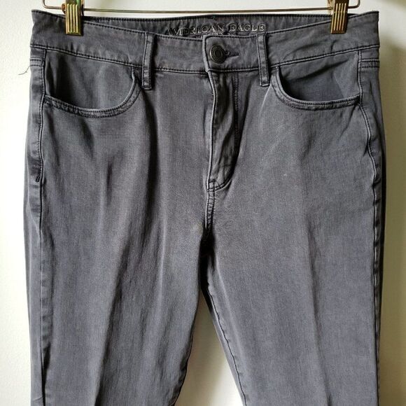 WORN ONCE AMERICAN EAGLE GREY HI RISE JEANS SZ 8 - Picture 3 of 9